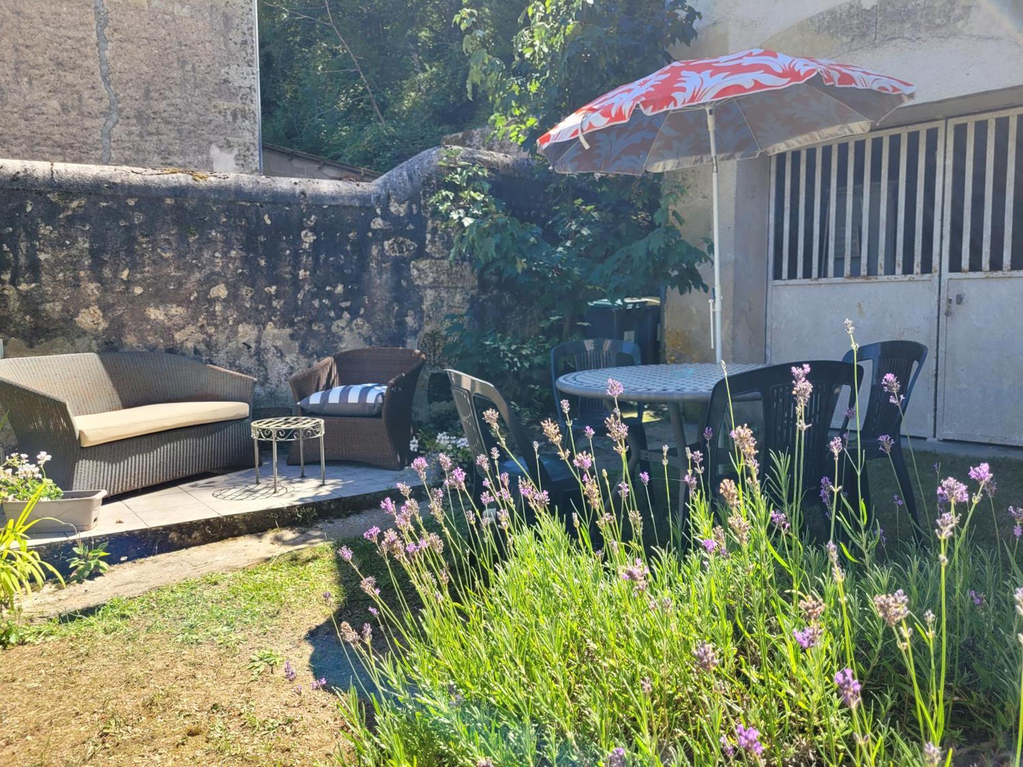 La Maison Aux Iris Poce-sur-Cisse Экстерьер фото